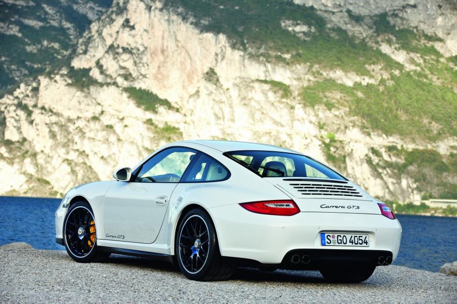  Porsche 911 Carrera GTS 2011 года  (фото 4 из 15)